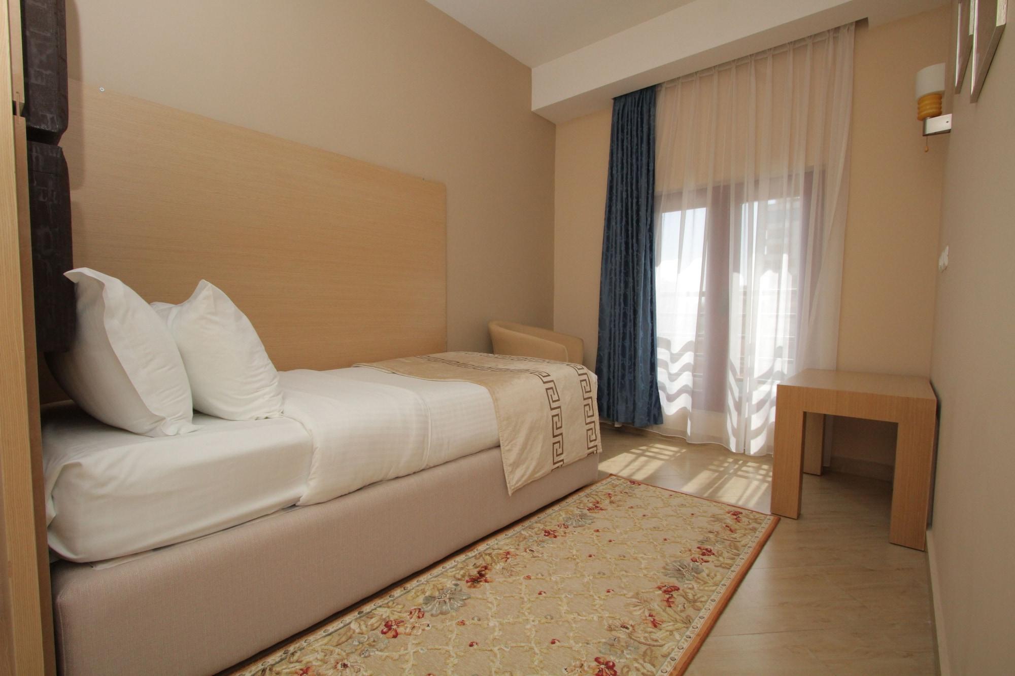 Capital Tirana Hotel Bruci Exteriér fotografie