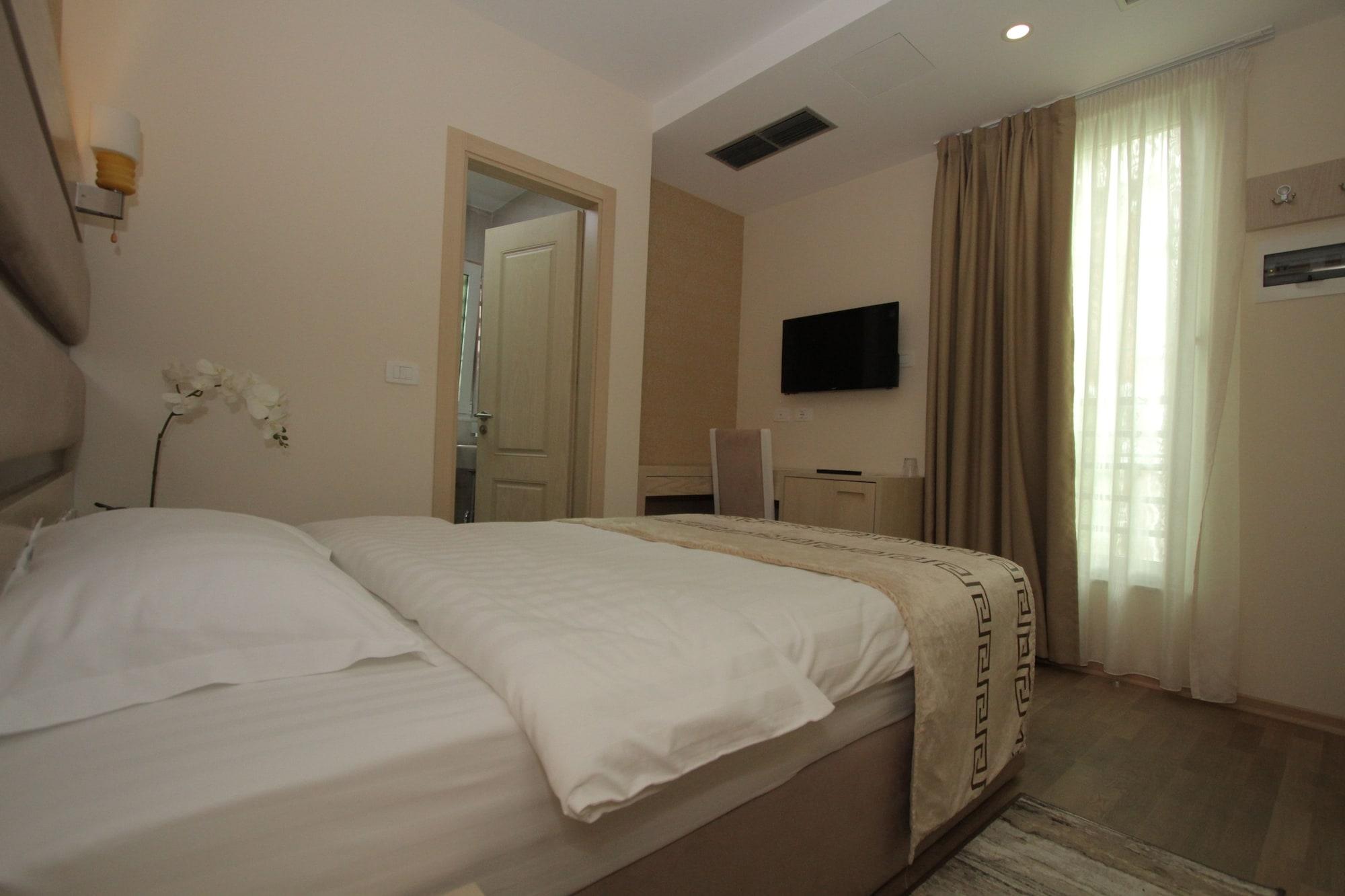 Capital Tirana Hotel Bruci Exteriér fotografie
