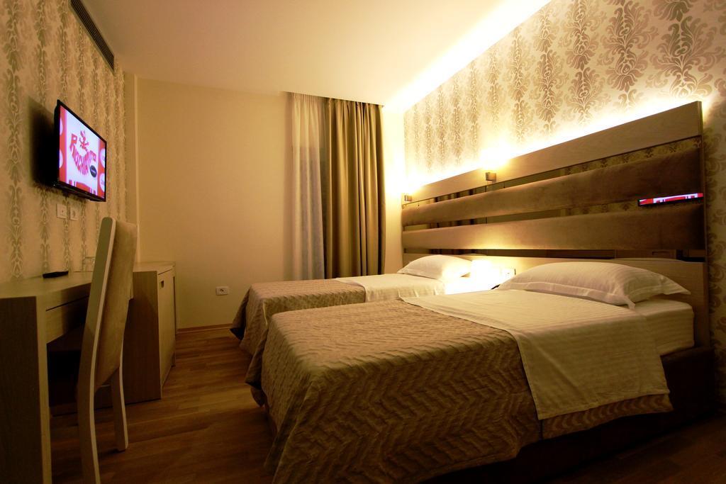 Capital Tirana Hotel Bruci Exteriér fotografie