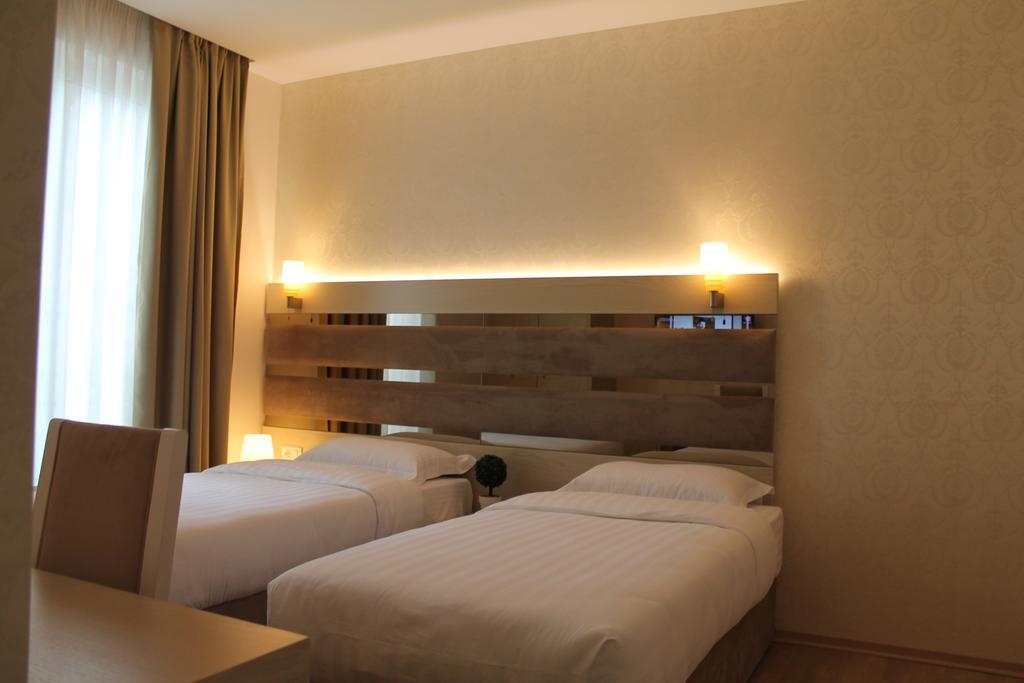 Capital Tirana Hotel Bruci Exteriér fotografie